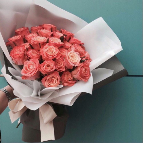 Купить на заказ Букет из 31 розовой розы с доставкой в Балхаше