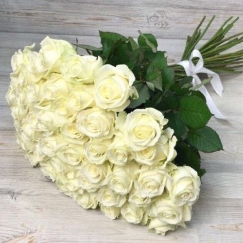 Купить на заказ Букет из 51 белой розы с доставкой в Балхаше