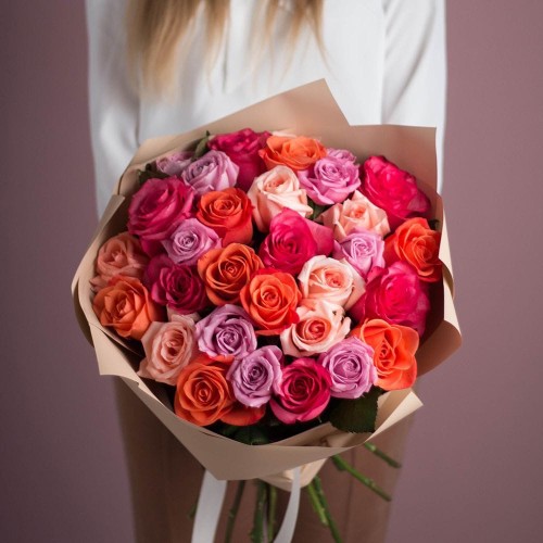 Купить на заказ Букет из 25 роз (микс) с доставкой в Балхаше